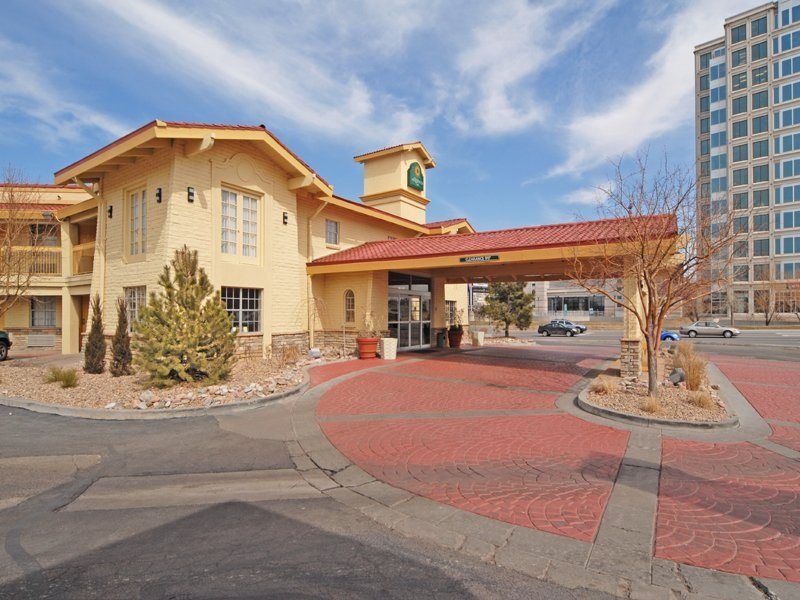 La Quinta Inn By Wyndham Denver Cherry Creek Exterior photo